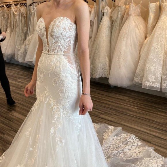 Martina Liana Wedding Gown - Picture 8 of 10